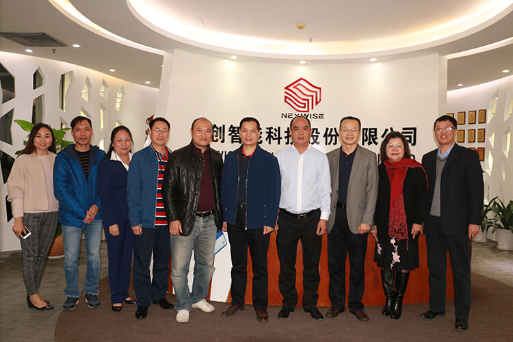 1516703987100728.jpg 与南沙街商汇合影(官首).jpg